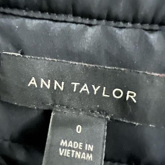 Anne Taylor Loft Quilted jacket Size 0 - Picture 4 of 5